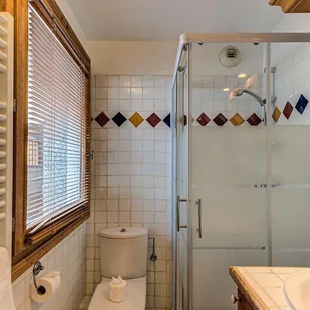 Vallet 1, Alpes Travel, Old Town, Sleeps 6 * שאמוני