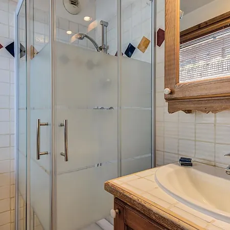 Appartement Vallet 1, Alpes Agency, Old Town, Sleeps 6
